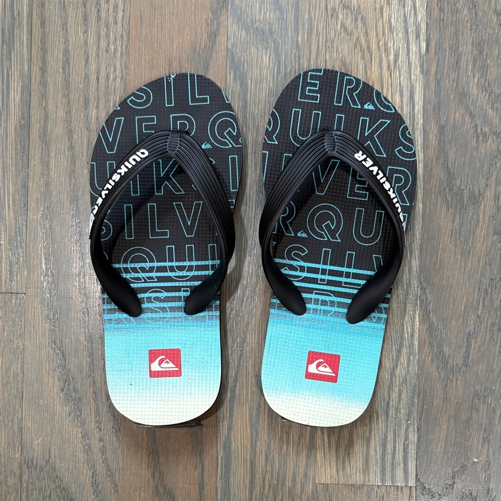 Quiksilver Black Strapped Blue Ombre Logo Flip Flops kids size 11/12